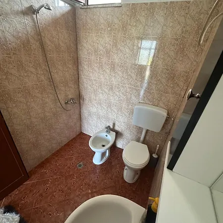 Pensjonat For Rent Vacation Krasniqi