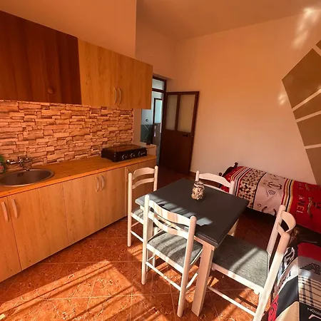 For Rent Vacation Krasniqi Pensión *