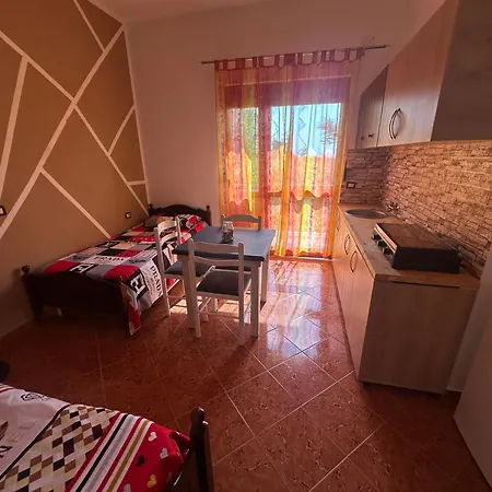 For Rent Vacation Krasniqi Pensión Karpen